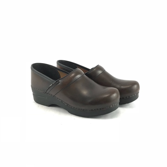 Dansko Shoes - Dansko Brown clogs